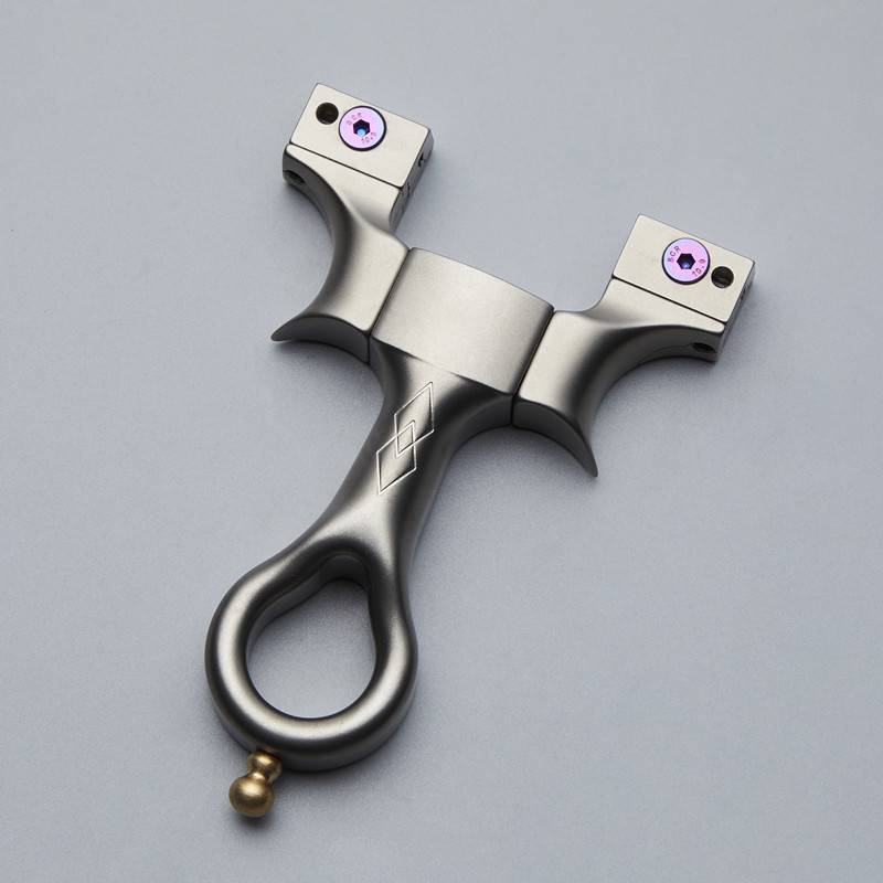 Round handles to adjust the outside of the clip 80